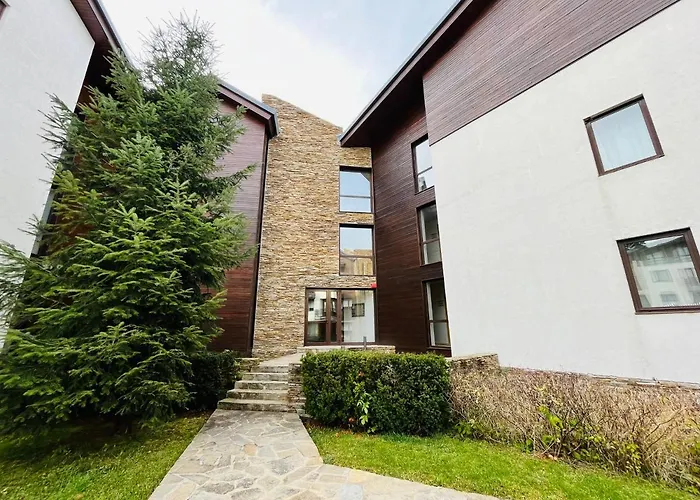 Forest Nest - Your Place To Rest!